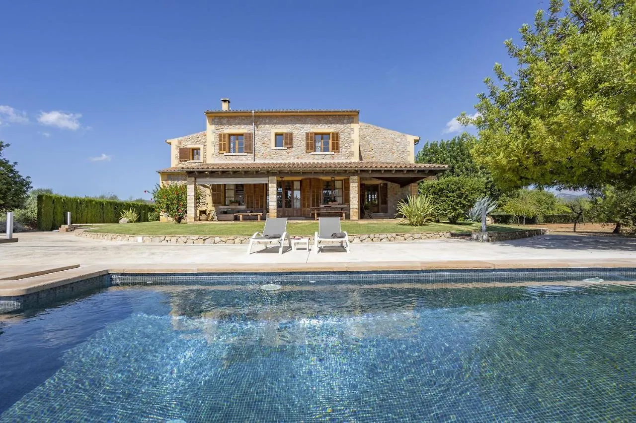 בית כפרי ביניסלם Villa Es Triquet Family
