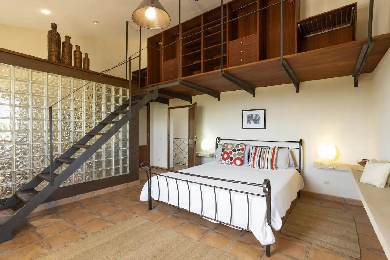 בית כפרי ביניסלם Villa Es Triquet Family